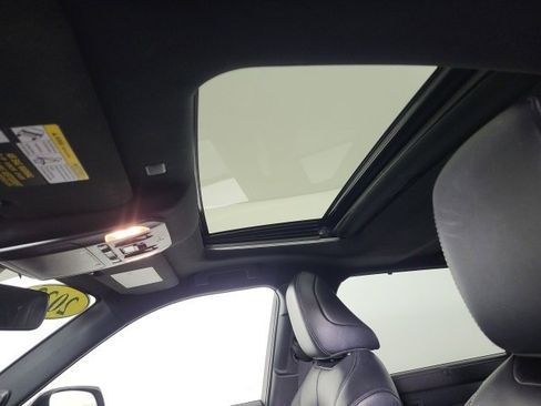 Used 2022 Toyota Highlander XSE image 15