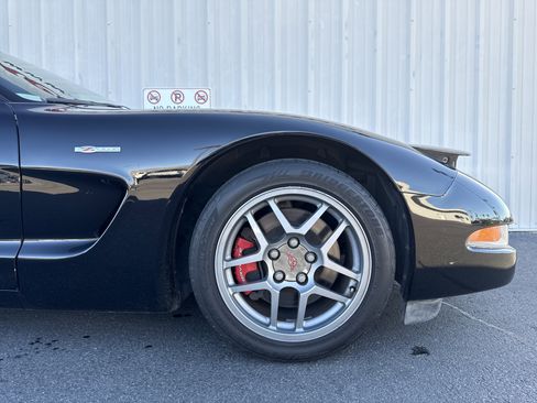Used 2001 Chevrolet Corvette Z06 w/ Memory Pkg image 35