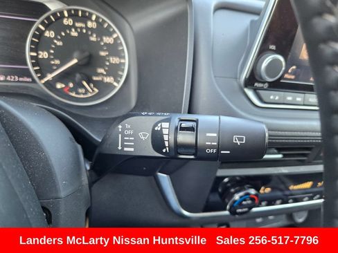 Used 2025 Nissan Rogue SV FWD image 23