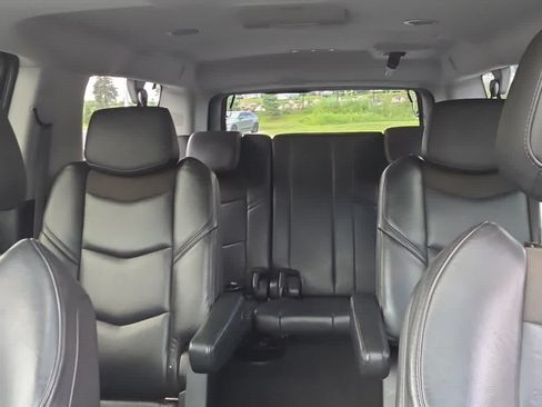 Used 2019 Cadillac Escalade ESV Premium Luxury AWD/4WD image 8