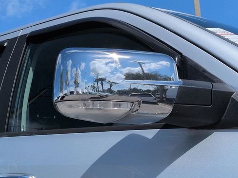 Used 2017 RAM 1500 Laramie w/ Convenience Group AWD/4WD image 12