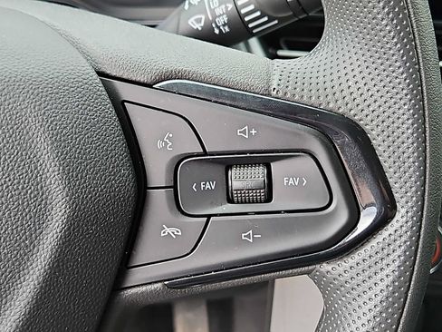 Used 2025 Chevrolet Trax LS w/ LS Convenience Package FWD image 21