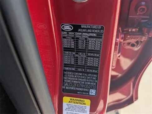 Used 2024 Land Rover Discovery Sport Dynamic SE image 28