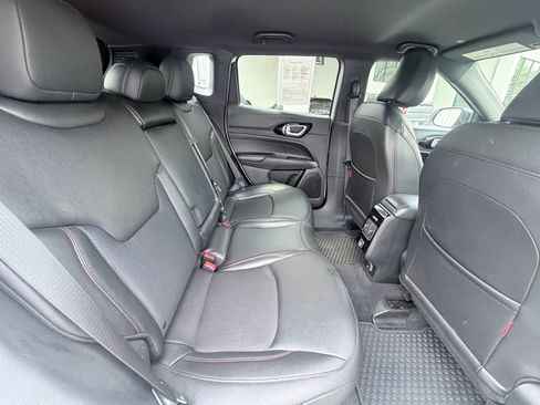 Used 2025 Jeep Compass Trailhawk AWD/4WD image 23