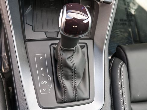 New 2025 Audi Q3 2.0T Premium image 27