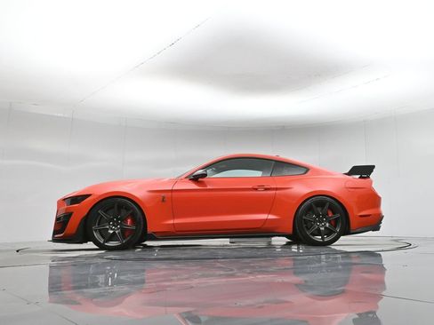 Used 2022 Ford Mustang Shelby GT500 w/ Carbon Fiber Track Pack image 7