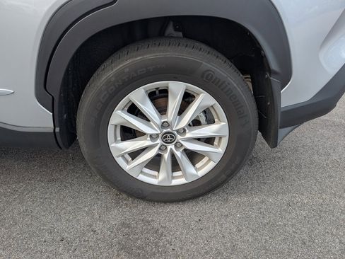 Used 2022 Toyota Corolla Cross LE image 12