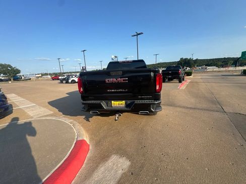 Used 2019 GMC Sierra 1500 Denali w/ Denali Ultimate Package AWD/4WD image 4
