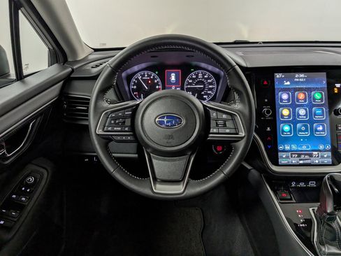 Used 2025 Subaru Outback Premium image 9
