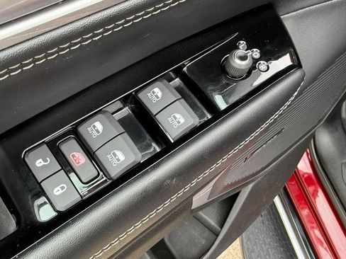 Used 2024 Jeep Wagoneer Series III AWD/4WD image 17