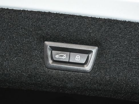 Used 2023 BMW 760i xDrive AWD/4WD image 82