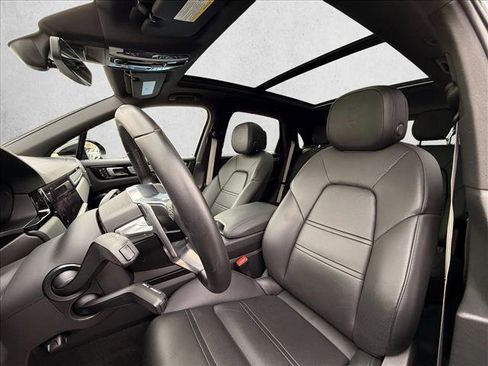 Used 2022 Porsche Cayenne S Platinum image 17