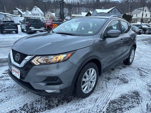 Used 2020 Nissan Rogue Sport SV w/ All-Weather Package AWD/4WD image 1