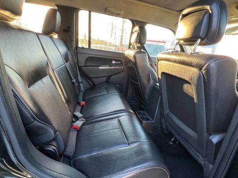 Used 2011 Jeep Liberty Renegade w/ Navigation Convenience Group image 18