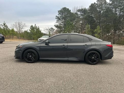 Used 2025 Toyota Camry SE image 7