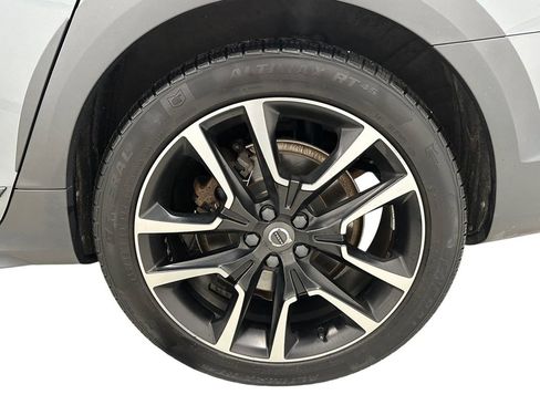 Used 2018 Volvo V90 T6 Cross Country w/ Convenience Package AWD/4WD image 9