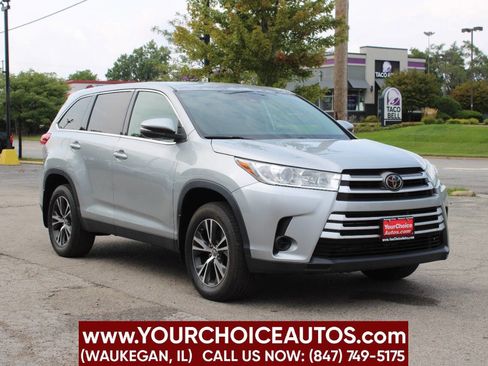 Used 2019 Toyota Highlander AWD V6 image 3