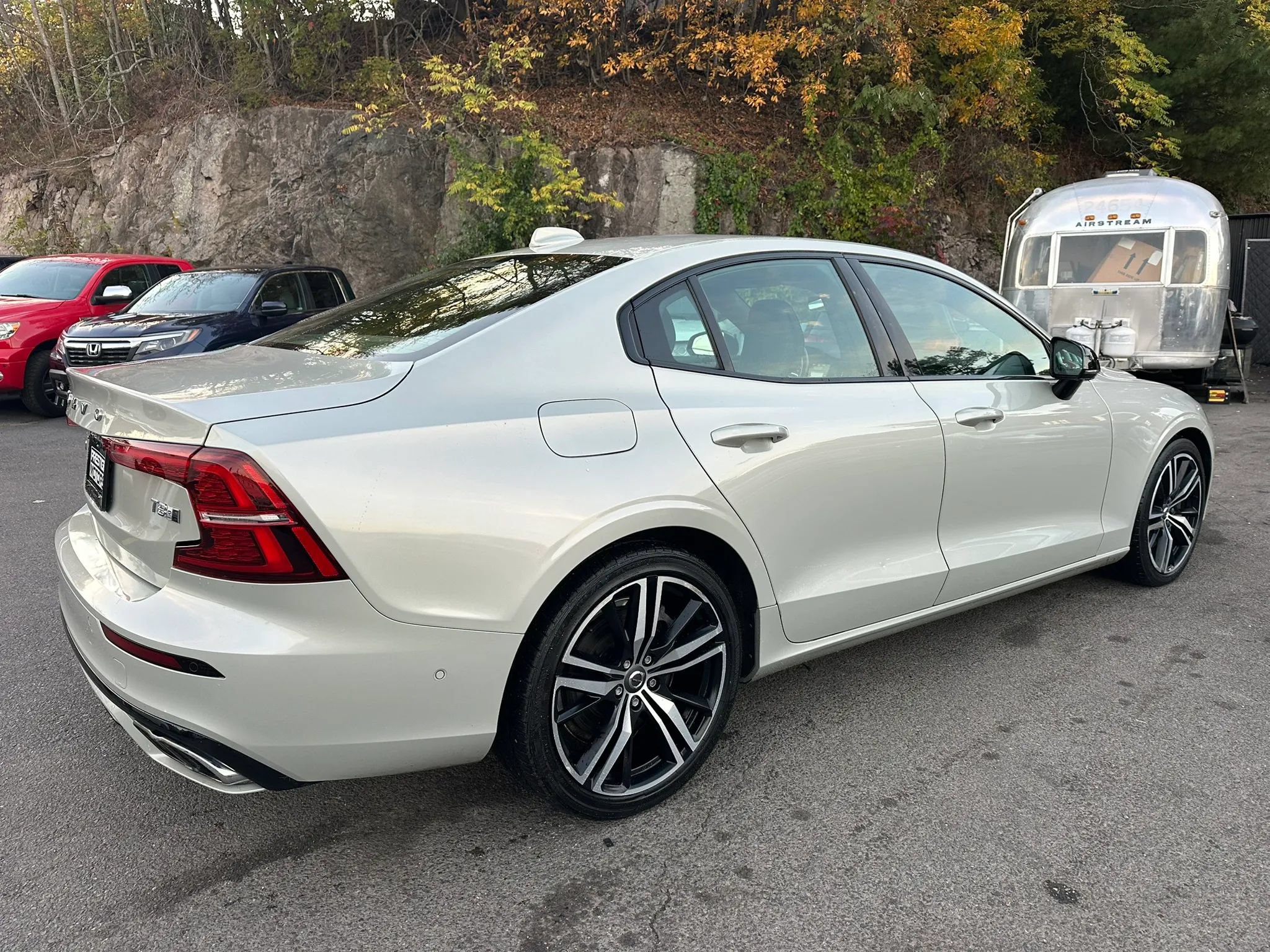 Used 2019 Volvo S60 T8 R-Design AWD/4WD image 6