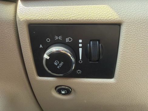 Used 2021 Jeep Grand Cherokee Laredo image 29