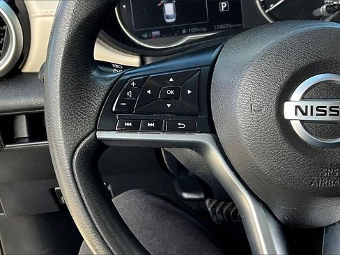 Used 2021 Nissan Versa SV image 16