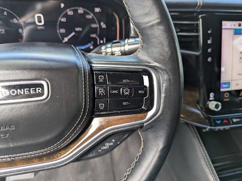 Used 2022 Jeep Grand Wagoneer Series II w/ Convenience Group III AWD/4WD image 18