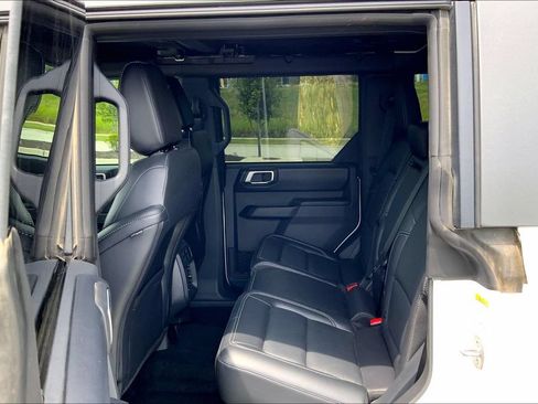 Used 2025 Ford Bronco Outer Banks w/ Sasquatch Package AWD/4WD image 11