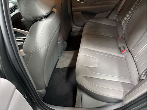 Used 2025 Hyundai Elantra Sport image 39