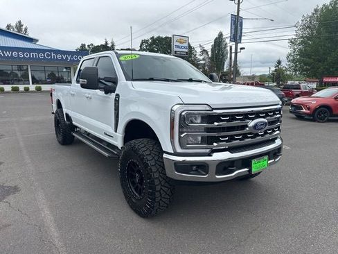Used 2024 Ford F250 Lariat w/ FX4 Off-Road Package AWD/4WD image 4