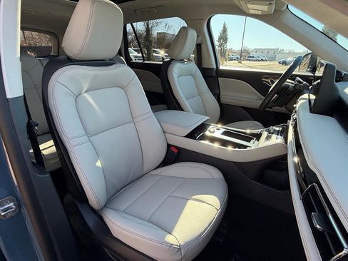 New 2026 Lincoln Aviator AWD image 12