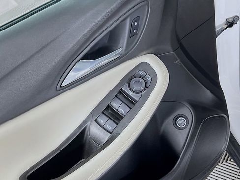 Used 2022 Buick Encore GX Select image 16