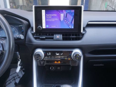 Used 2023 Toyota RAV4 LE AWD/4WD image 8