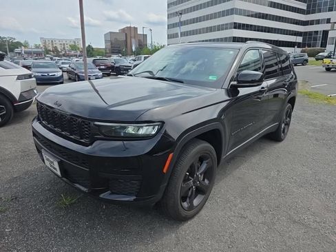 Used 2023 Jeep Grand Cherokee L Laredo AWD/4WD image 2