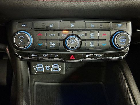 Used 2023 Dodge Durango GT AWD/4WD image 17