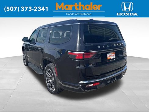 Used 2024 Jeep Wagoneer Series II w/ Flexible Seating Group AWD/4WD image 3
