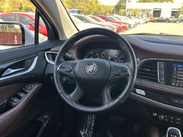 Used 2021 Buick Enclave Avenir w/ Avenir Technology Package AWD/4WD image 17