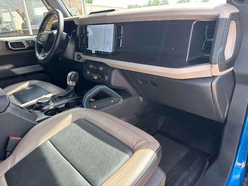 Certified 2022 Ford Bronco Wildtrak AWD/4WD image 12
