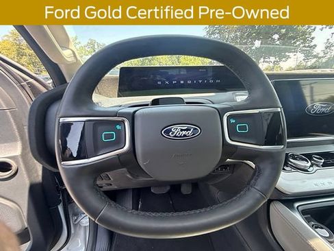 Used 2025 Ford Expedition Active AWD/4WD image 29