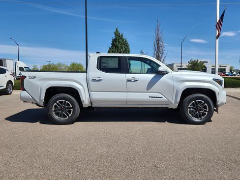 New 2026 Toyota Tacoma TRD Sport w/ TRD Sport Premium Package AWD/4WD image 2