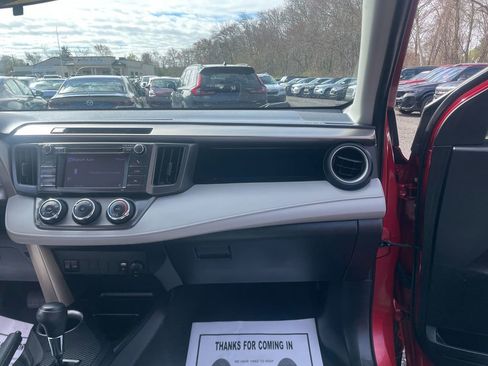 Used 2013 Toyota RAV4 LE AWD/4WD image 28