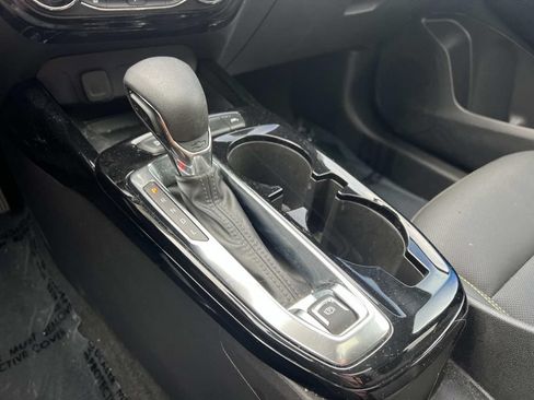 Used 2024 Chevrolet Trax ACTIV w/ Sunroof Package FWD image 24