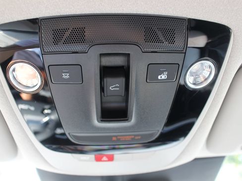 Certified 2024 Kia Niro EX Touring FWD image 26