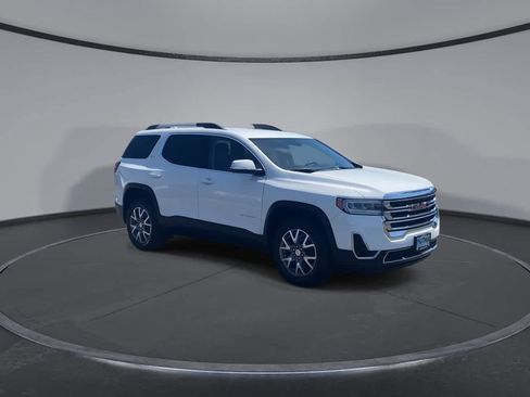 Used 2023 GMC Acadia SLT AWD/4WD image 3