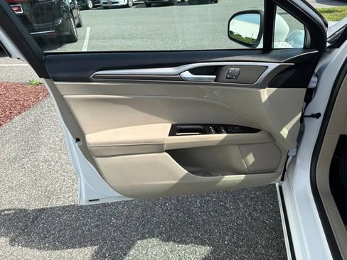 Used 2019 Ford Fusion SEL FWD image 10
