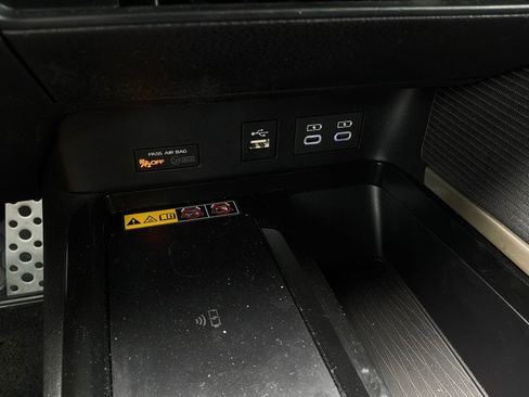 Used 2026 Toyota Camry SE FWD image 27