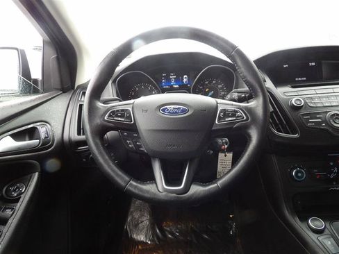 Used 2017 Ford Focus SE w/ Cold Weather Package FWD image 13