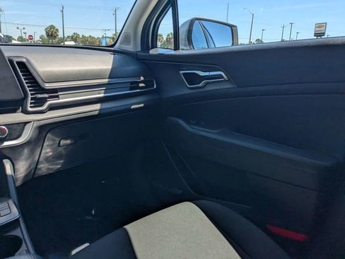 Used 2024 Kia Sportage LX FWD image 16