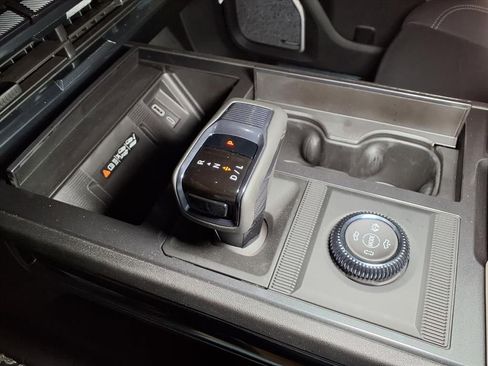 New 2026 GMC Hummer EV 4x4 Crew Cab image 13