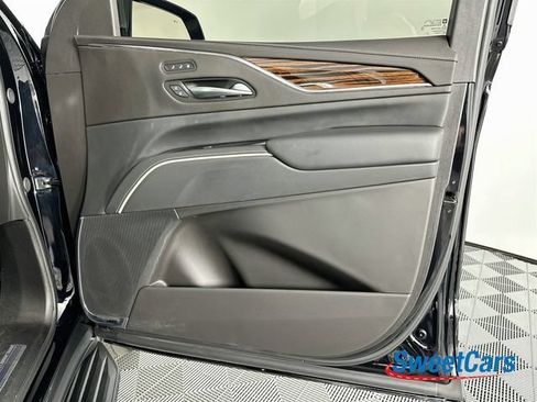 Used 2024 Cadillac Escalade Premium Luxury AWD/4WD image 44