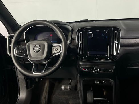 Used 2023 Volvo C40 P8 Recharge Ultimate image 12