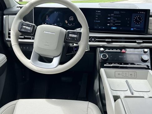 Certified 2025 Hyundai Santa Fe SEL FWD image 22